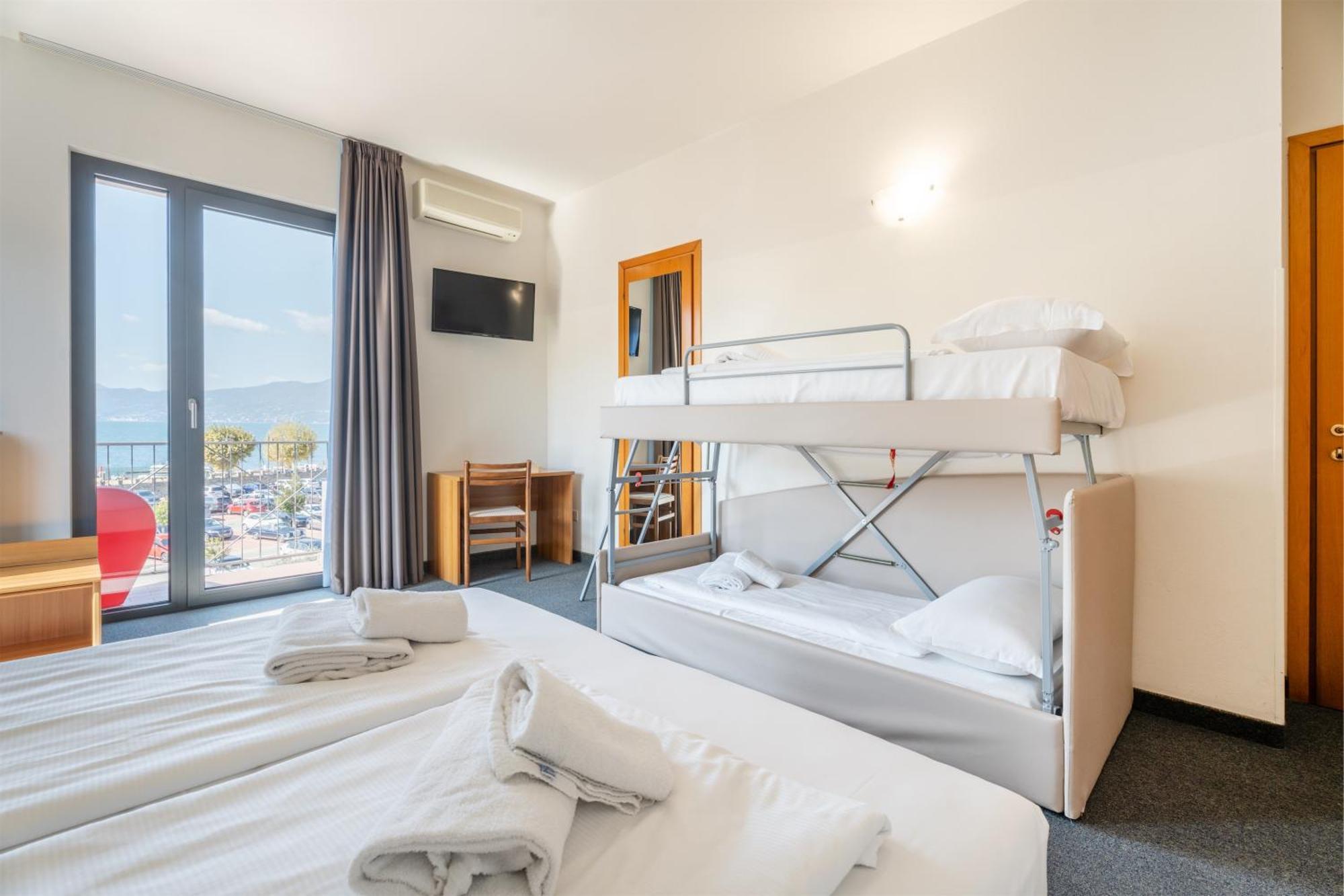 Hotel Al Castello Torri Del Benaco Ngoại thất bức ảnh