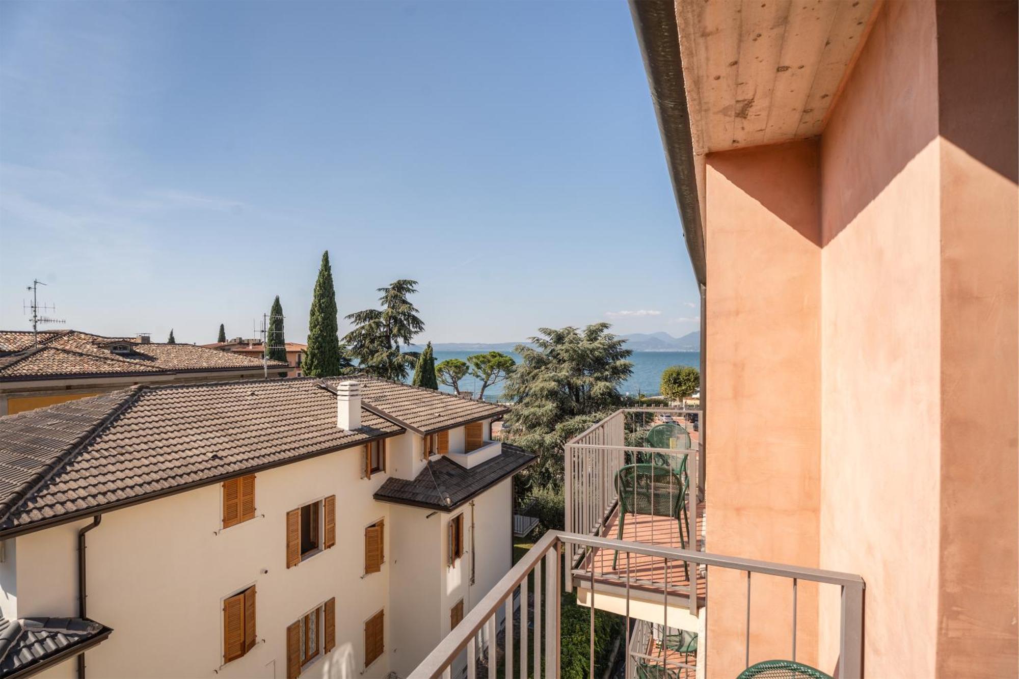 Hotel Al Castello Torri Del Benaco Ngoại thất bức ảnh