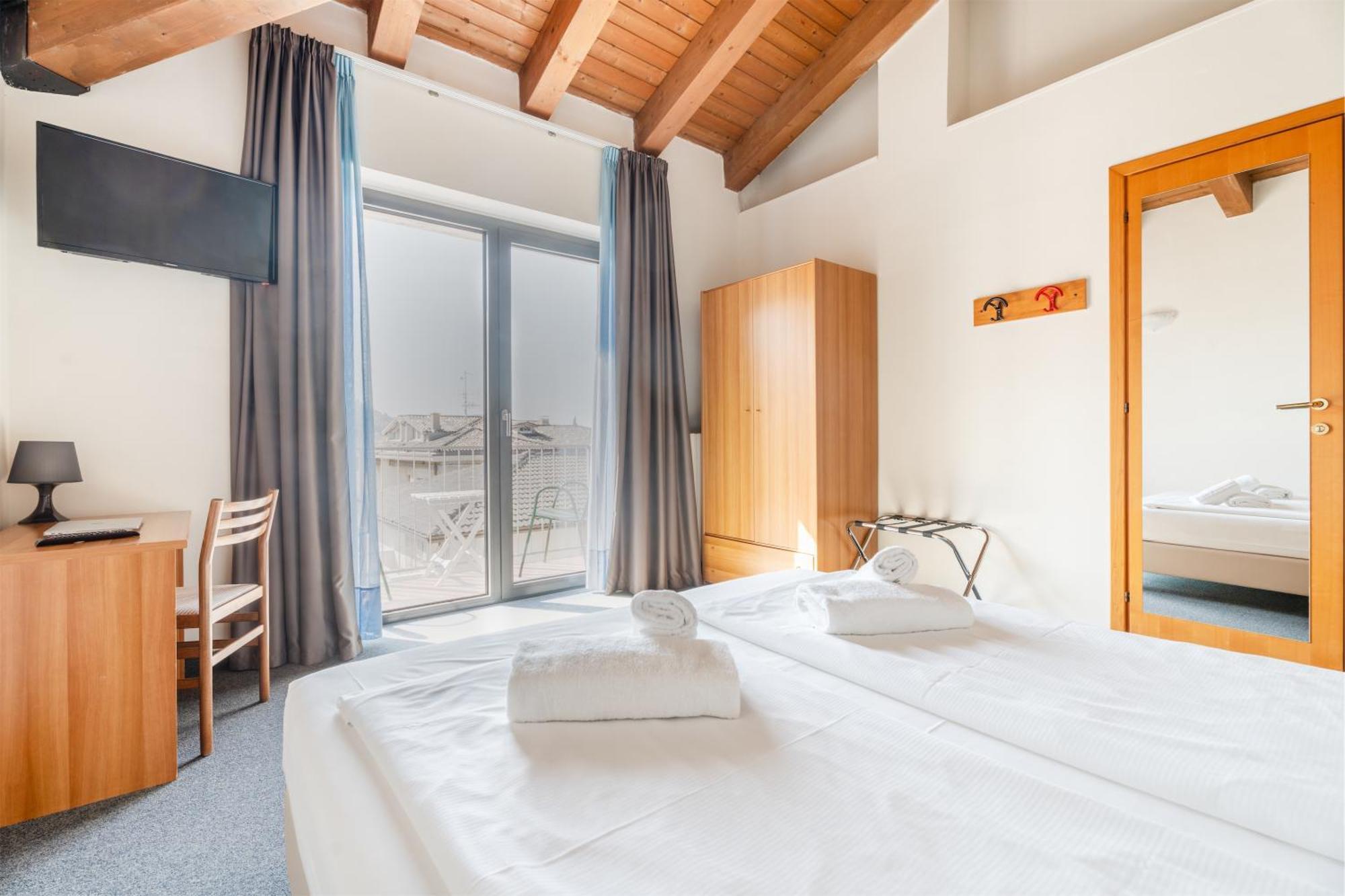 Hotel Al Castello Torri Del Benaco Ngoại thất bức ảnh