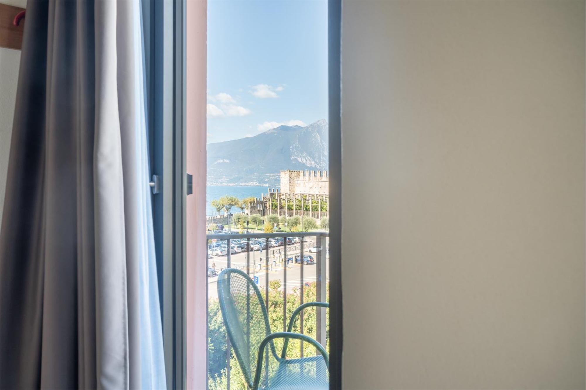 Hotel Al Castello Torri Del Benaco Ngoại thất bức ảnh