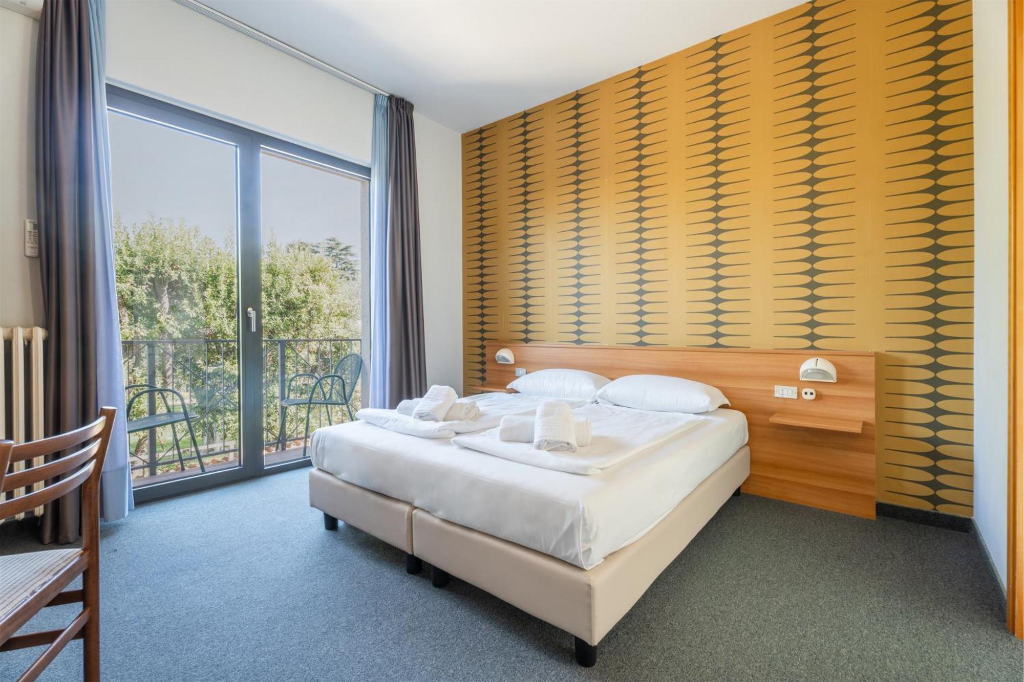 Hotel Al Castello Torri Del Benaco Ngoại thất bức ảnh
