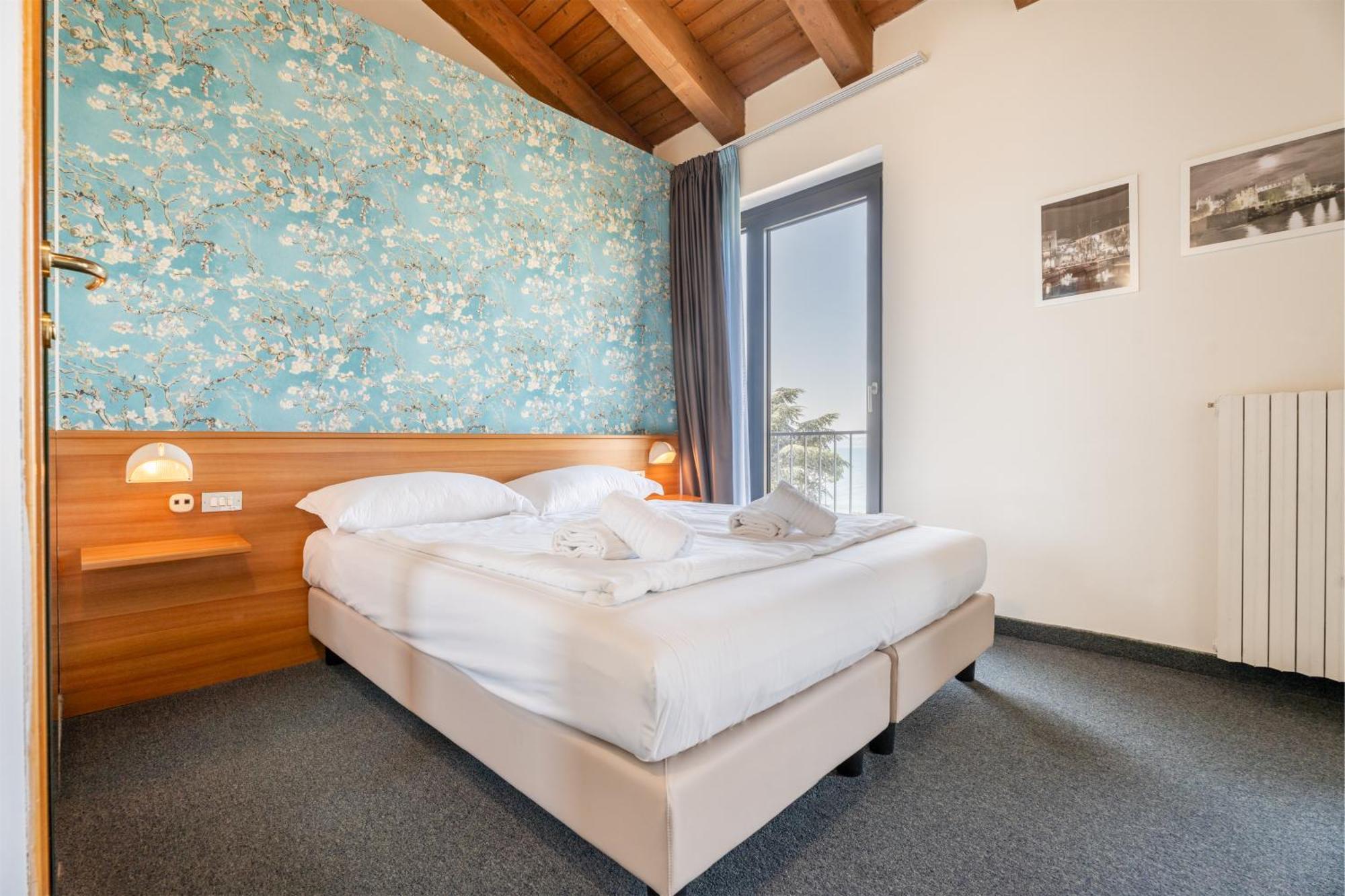 Hotel Al Castello Torri Del Benaco Ngoại thất bức ảnh