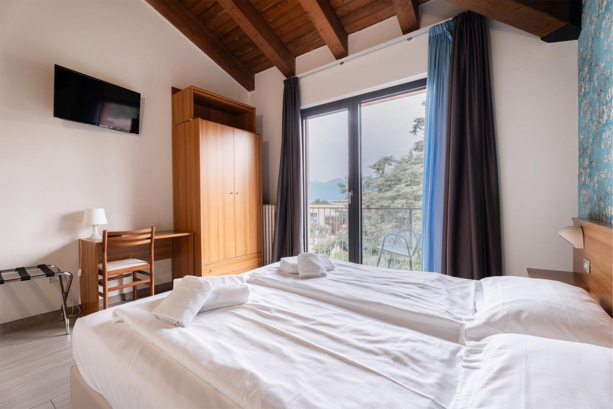Hotel Al Castello Torri Del Benaco Ngoại thất bức ảnh