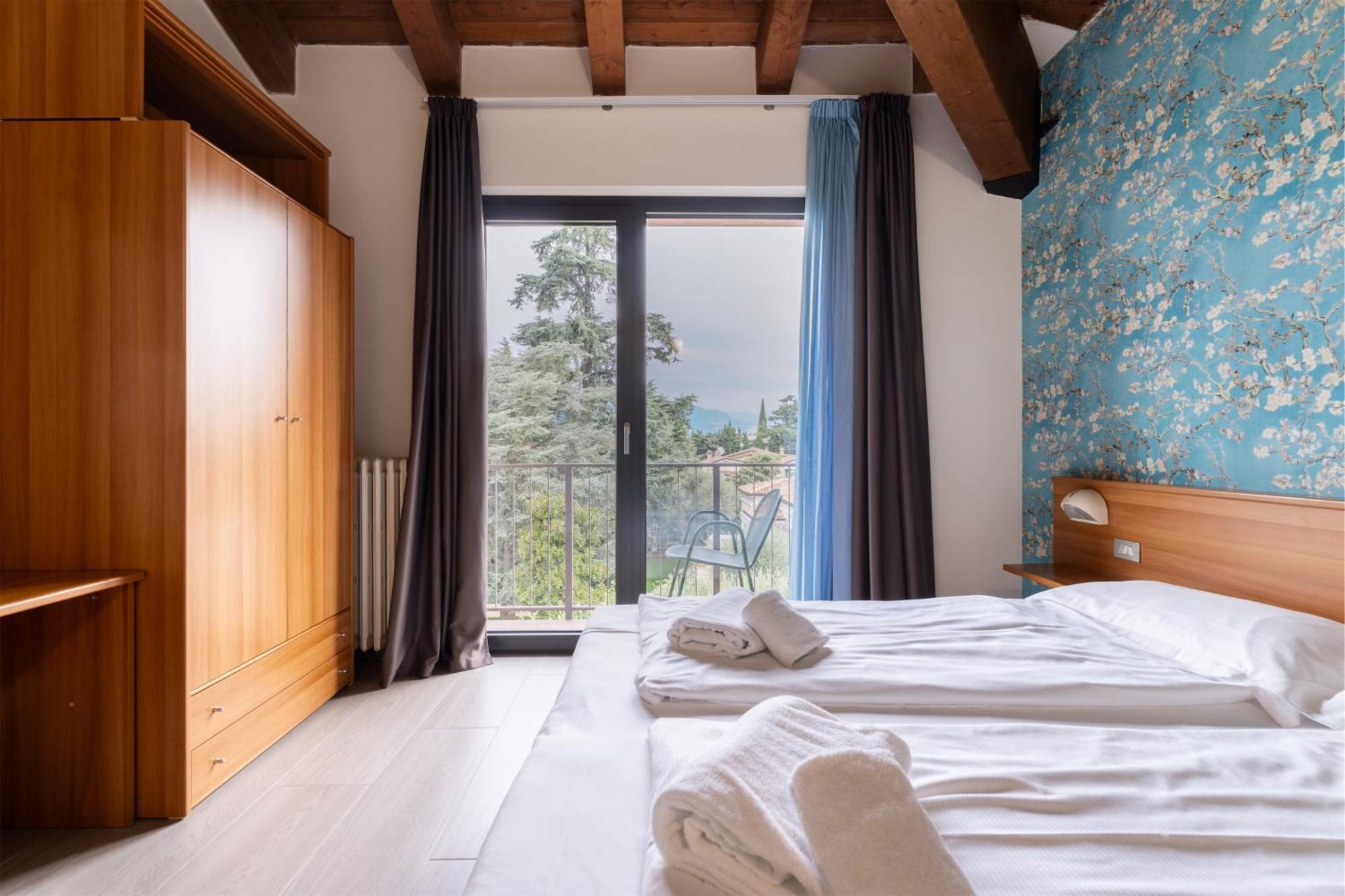 Hotel Al Castello Torri Del Benaco Ngoại thất bức ảnh