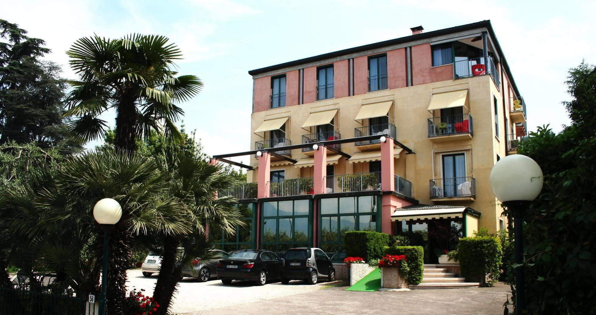 Hotel Al Castello Torri Del Benaco Ngoại thất bức ảnh